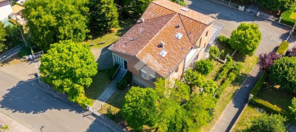 4 bedrooms Villa in Vezzano sul Crostolo, Italy No. 257862 4