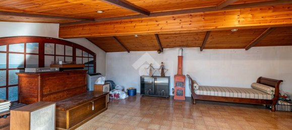 4 bedrooms Villa in Vezzano sul Crostolo, Italy No. 257862 20