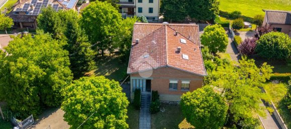 4 bedrooms Villa in Vezzano sul Crostolo, Italy No. 257862 3