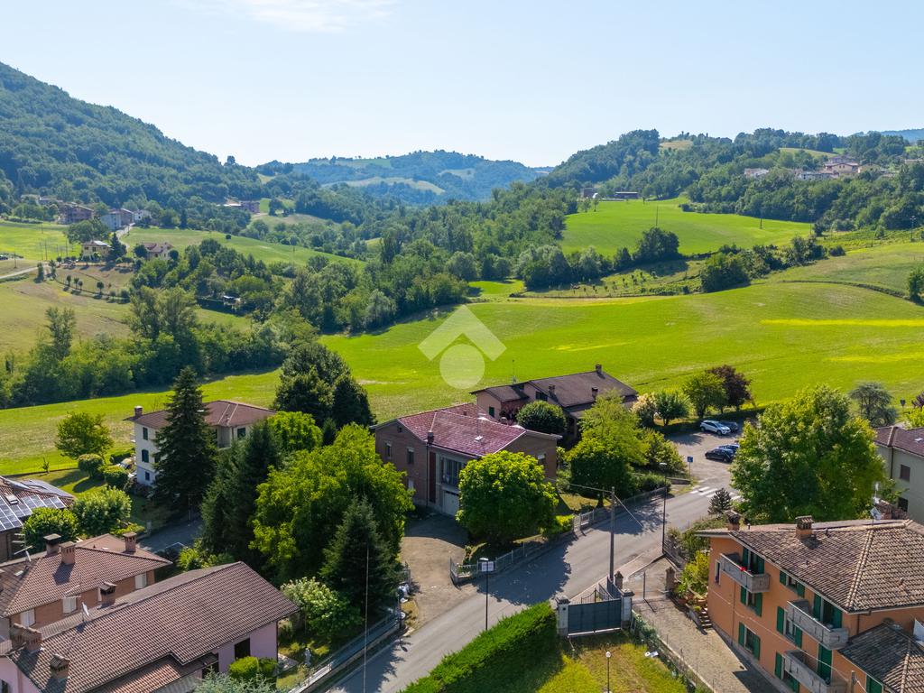 4 bedrooms Villa in Vezzano sul Crostolo, Italy No. 257862