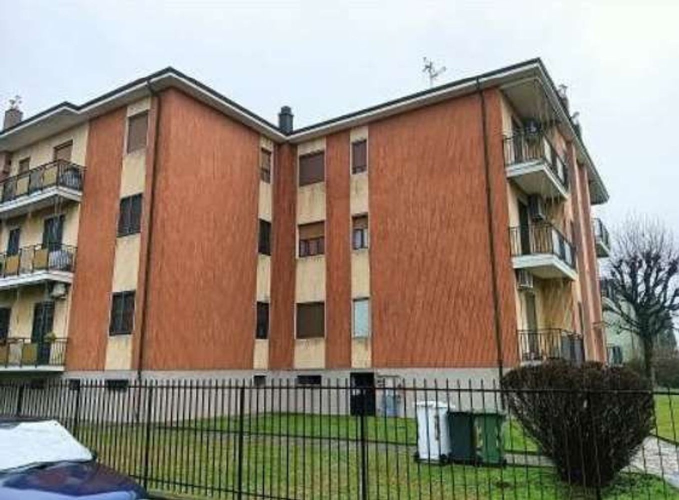 Apartamento de 3 dormitorios en Dresano, Italy No. 382877