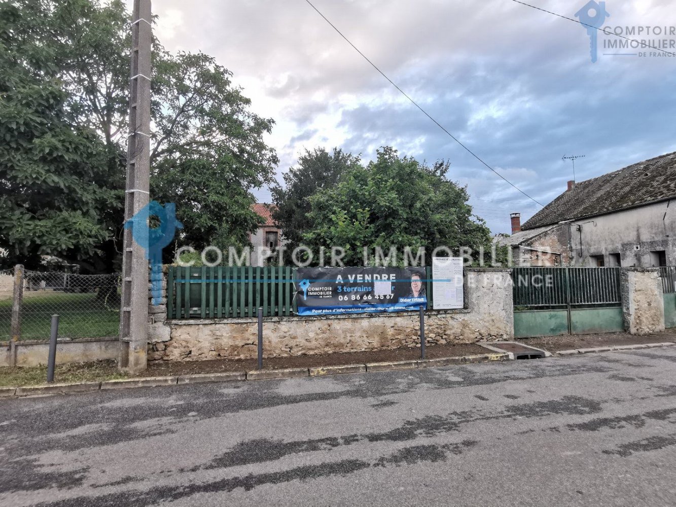 637m² Land in La Foret-le-Roi, France No. 176958