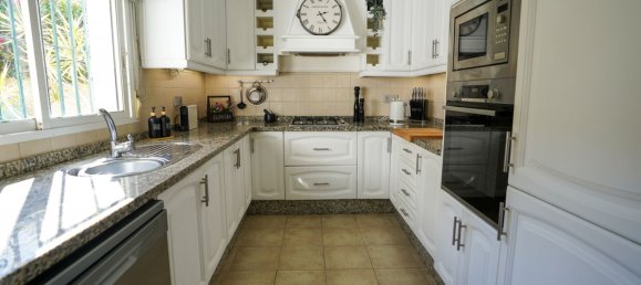 3 bedrooms Villa in Estepona, Spain No. 151374 11