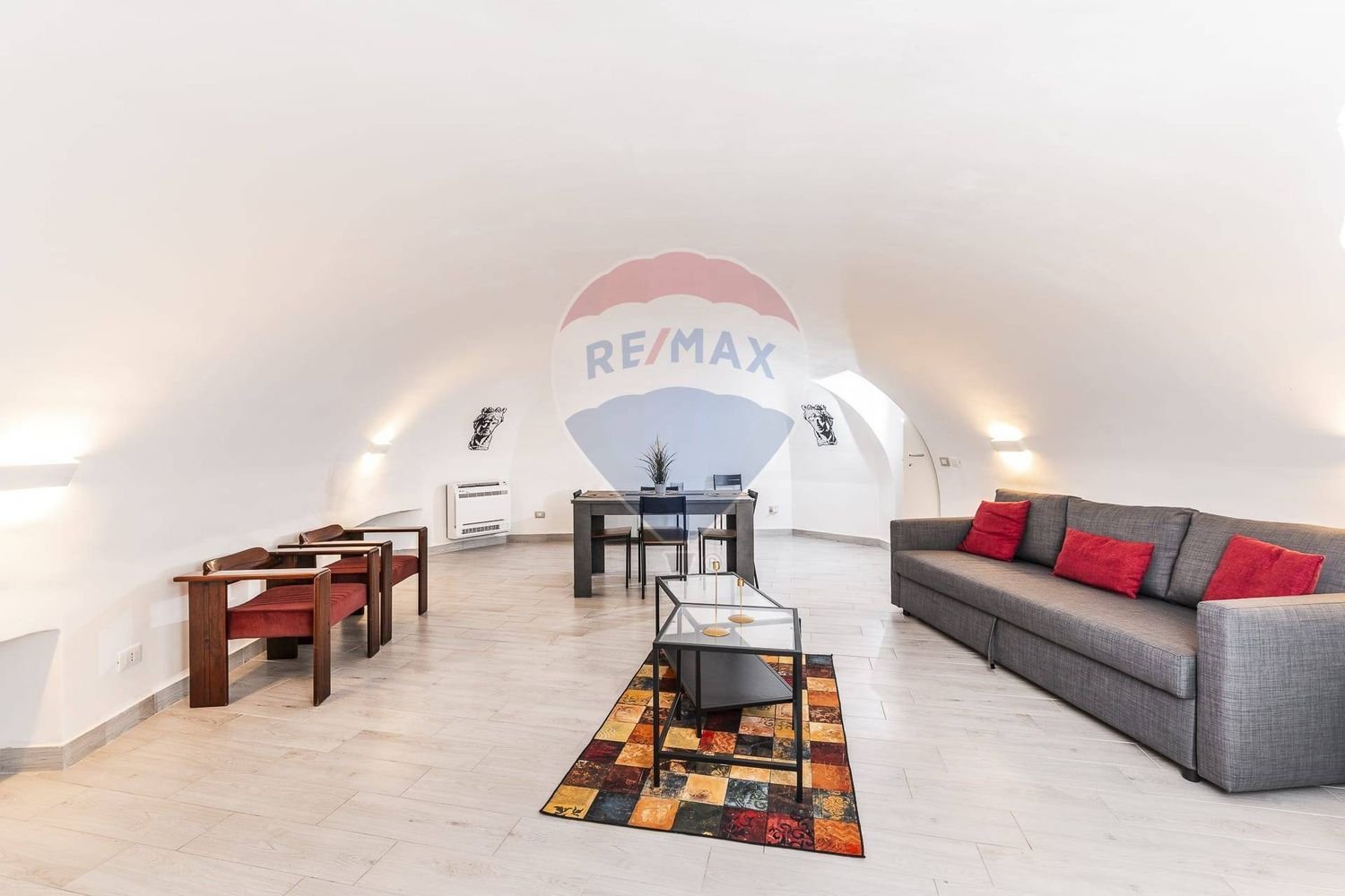 Apartamento de 7 habitaciónes en Catania, Italy No. 266276