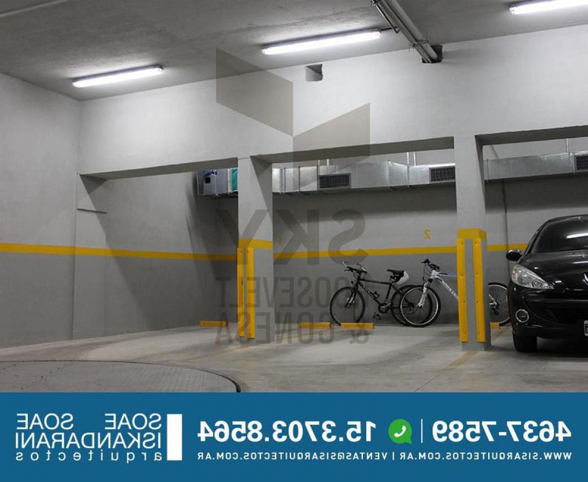 Almacén en Buenos Aires, Argentina No. 106789