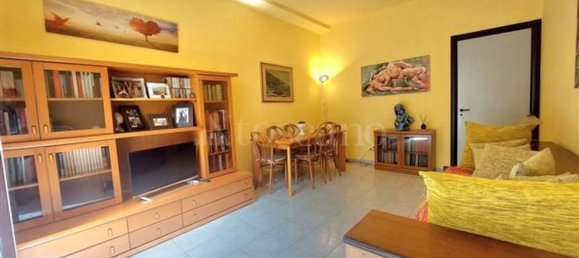3 rooms Apartment in Milan, Italy No. 287714 2