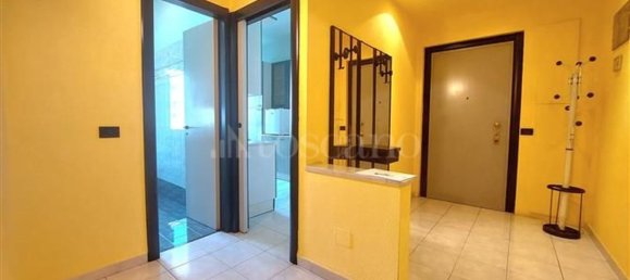 3 rooms Apartment in Milan, Italy No. 287714 6