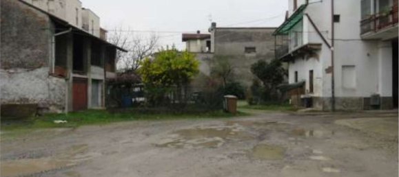 2-salle Appartement à Limbiate, Italy No. 260036 3