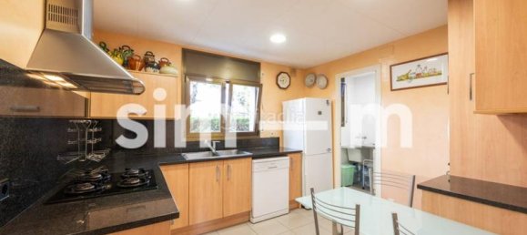 Дом с 4 спальнями в Барселона, Испания № 158354 21