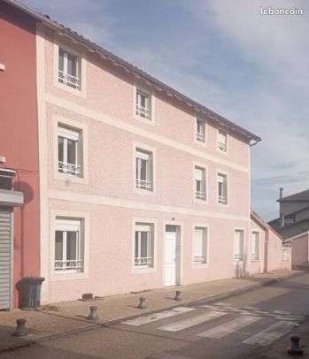 13 غرف نوم بناية في Chavanoz, France رقم 317137