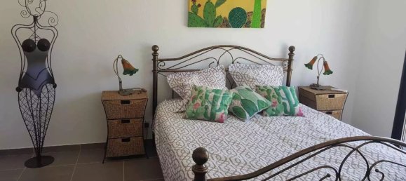 Villa de 3 dormitorios en Ghisonaccia, France No. 152844 3