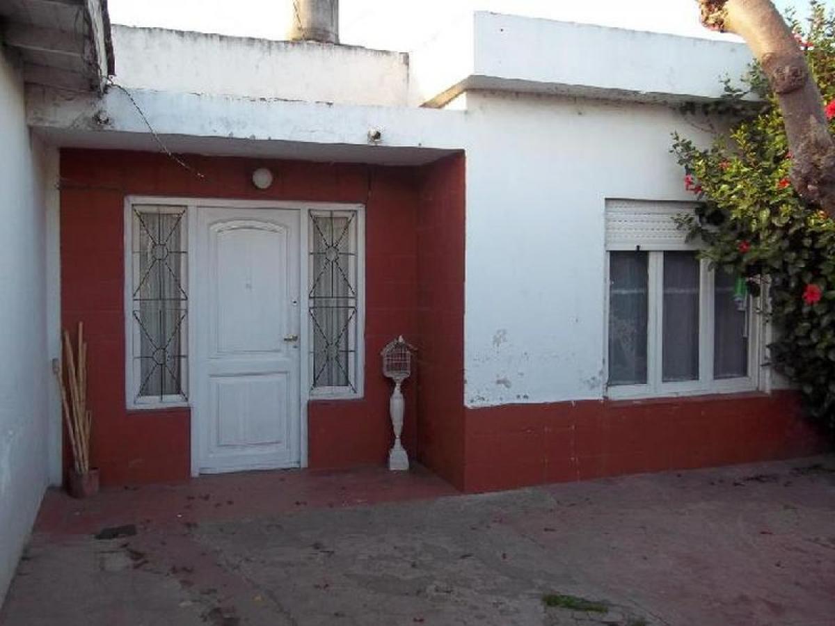 Apartamento de 2 dormitorios en Mar del Plata, Argentina No. 83557