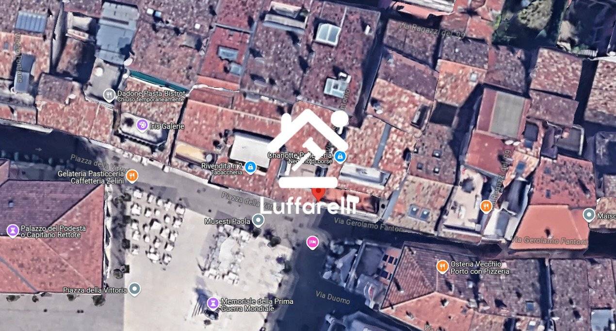 1 room Commercial property in Salò, Italy No. 11696