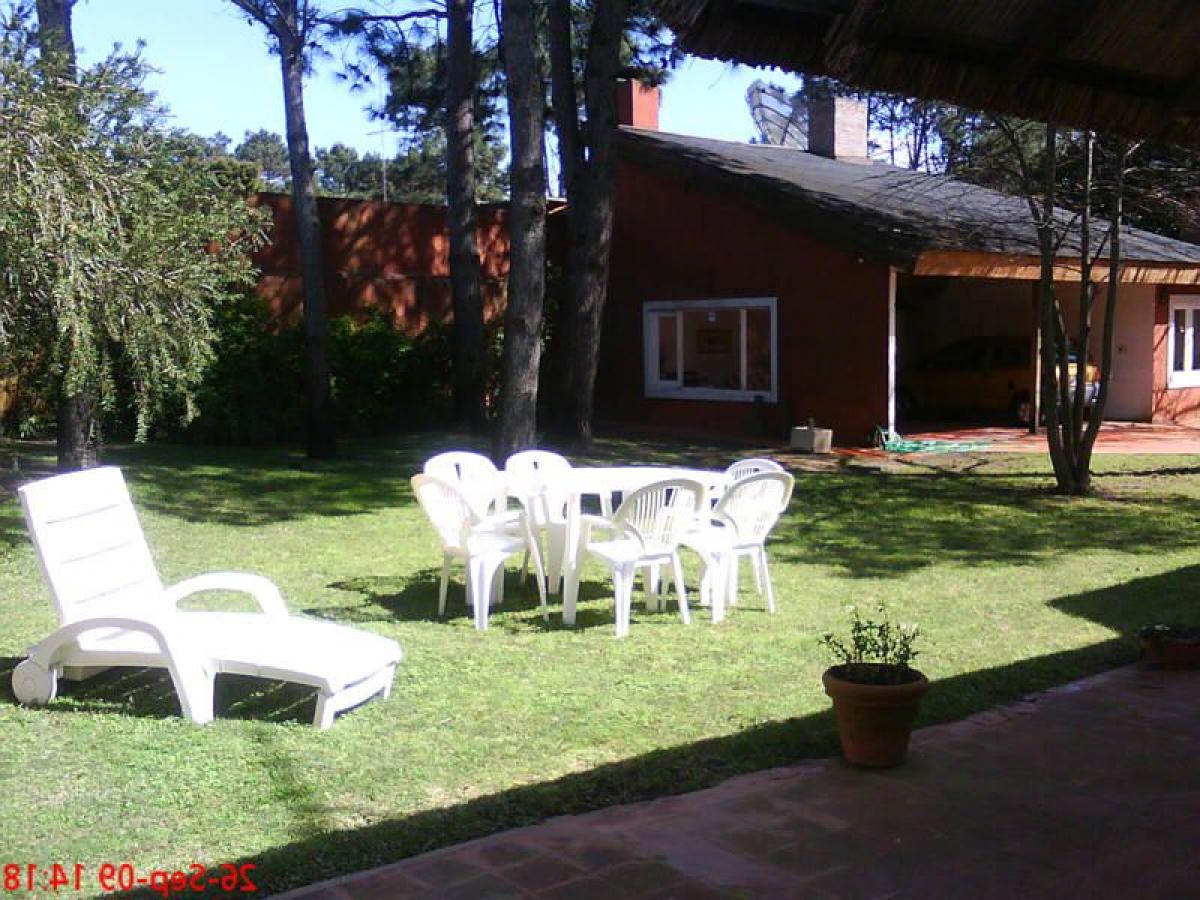 3 bedrooms House in Maldonado, Uruguay No. 4286