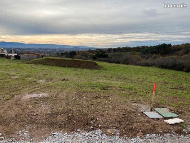 Земельный участок 899м² в Бюрлат, Франция № 314685