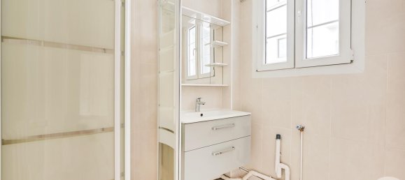 2 bedrooms Apartment in Paris, France No. 178259 11