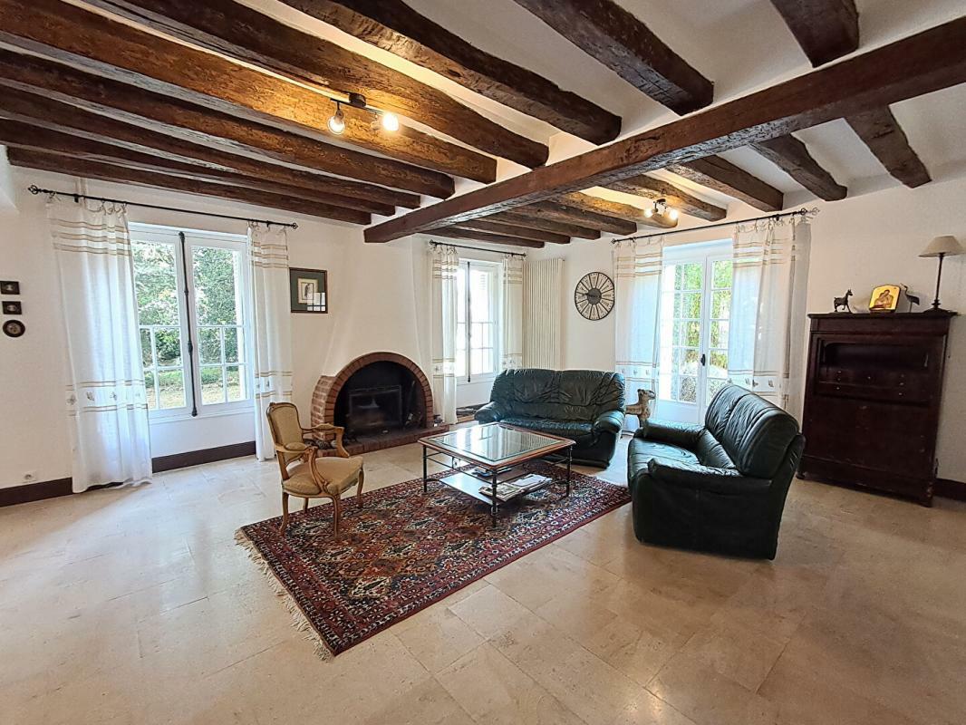 Casa de 7 dormitorios en L'Ile-Bouchard, France No. 52491