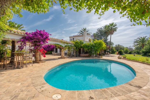 6 bedrooms Villa in Javea, Spain No. 8495