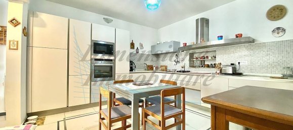 3 Schlafzimmer Villa in Cecina, Italy, Nr. 287158 15