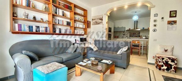 3 Schlafzimmer Villa in Cecina, Italy, Nr. 287158 9