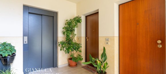 8-Zimmer Wohnung in Chieri, Italy, Nr. 298414 3