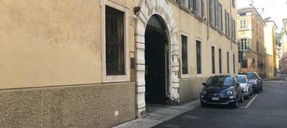 Коммерческая недвижимость с 4 комнатами в Брешиа, Италия № 86077 12