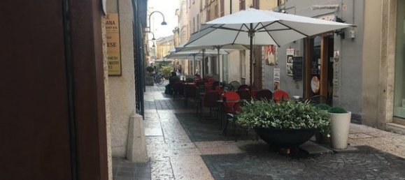 Коммерческая недвижимость с 4 комнатами в Брешиа, Италия № 86077 3