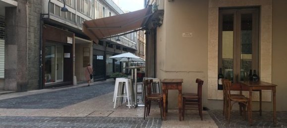 Коммерческая недвижимость с 4 комнатами в Брешиа, Италия № 86077 10