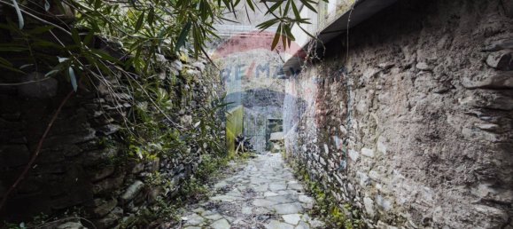 3 bedrooms House in Davagna, Italy No. 35848 12