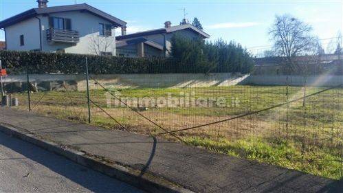 Terreno en Piacenza, Italy 690 m² No. 129630