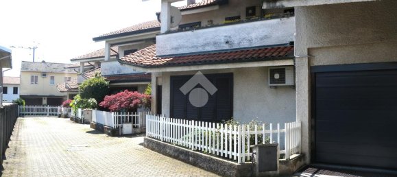 2 bedrooms Villa in Origgio, Italy No. 196656 6