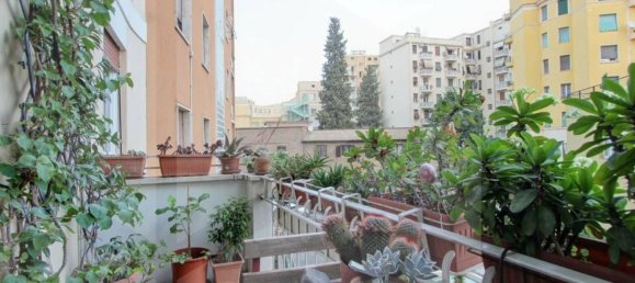 5 rooms Apartment in Rome, Italy No. 30466 2