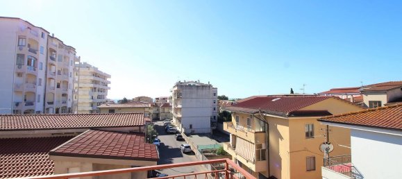 4 Schlafzimmer Wohnung in Montepaone, Italy, Nr. 315534 21