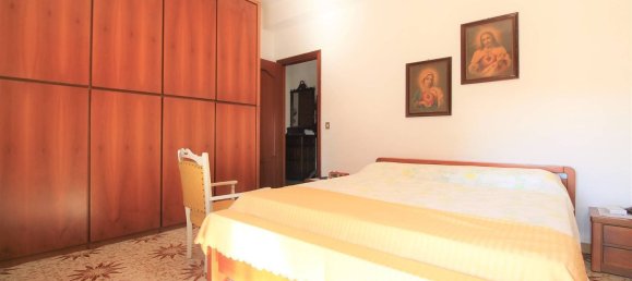 4 Schlafzimmer Wohnung in Montepaone, Italy, Nr. 315534 11