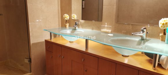 Apartamento de 3 dormitorios en Marbella, Spain No. 66283 7