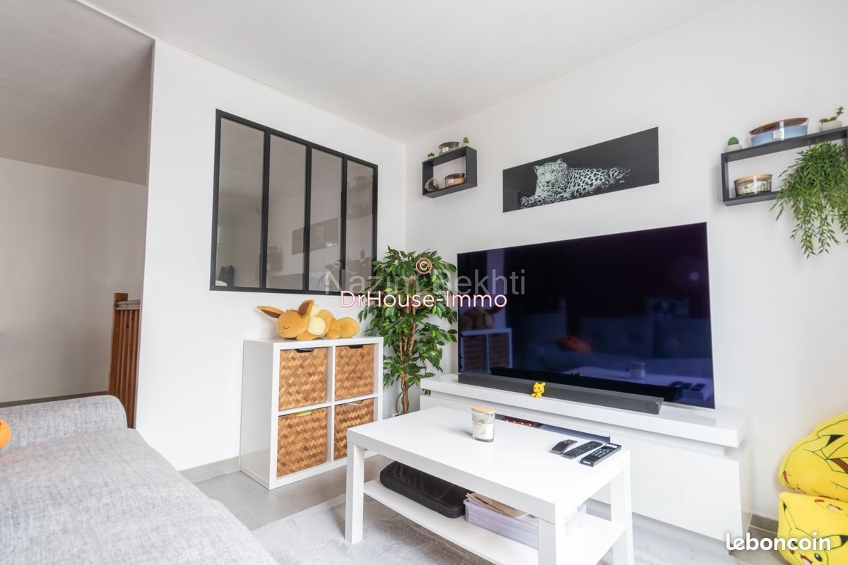 Dúplex de 1 dormitorio en Mantes-la-Jolie, France No. 180124