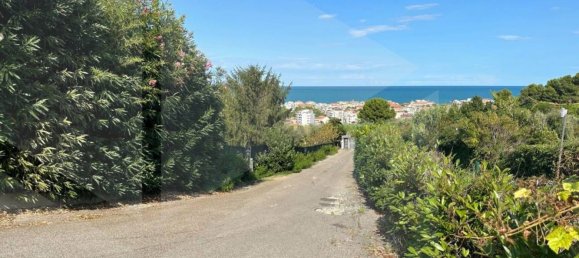 5-Zimmer Doppelhaus in Pescara, Italy, Nr. 34457 3