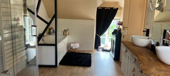  Castillos de 3 dormitorios en Le Tronchet, France No. 286432 18