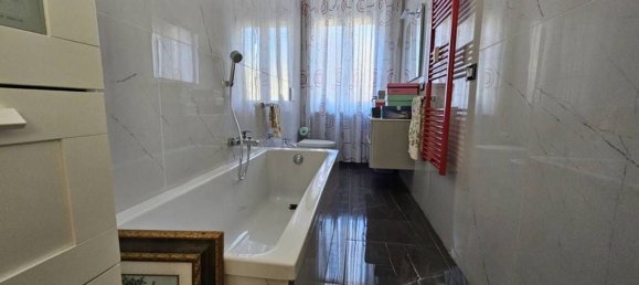 4-salle Appartement à Biella, Italy No. 214512 27