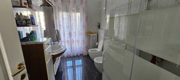 4-salle Appartement à Biella, Italy No. 214512 18