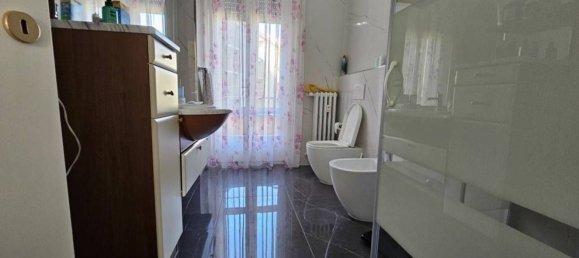 4-salle Appartement à Biella, Italy No. 214512 19