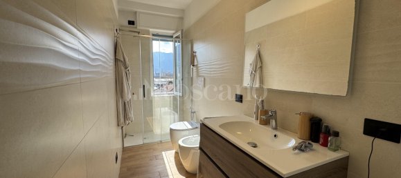 3غرفة شقة في Lecco, Italy رقم 285116 14