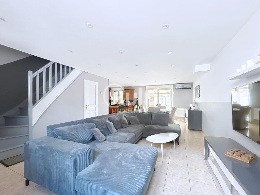 Casa de 3 dormitorios en Douai, France No. 361757