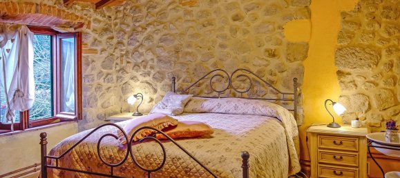 2 bedrooms House in Santa Fiora, Italy No. 233577 18