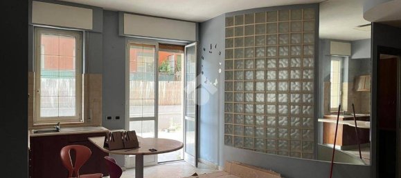 Apartamento de 2 dormitorios en Genoa, Italy No. 183055 3