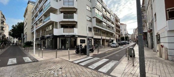 Studio à Cannes, France No. 328080 9