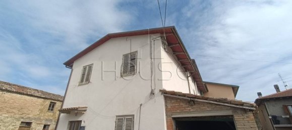 4 bedrooms Apartment in Città di Castello, Italy No. 51431 2