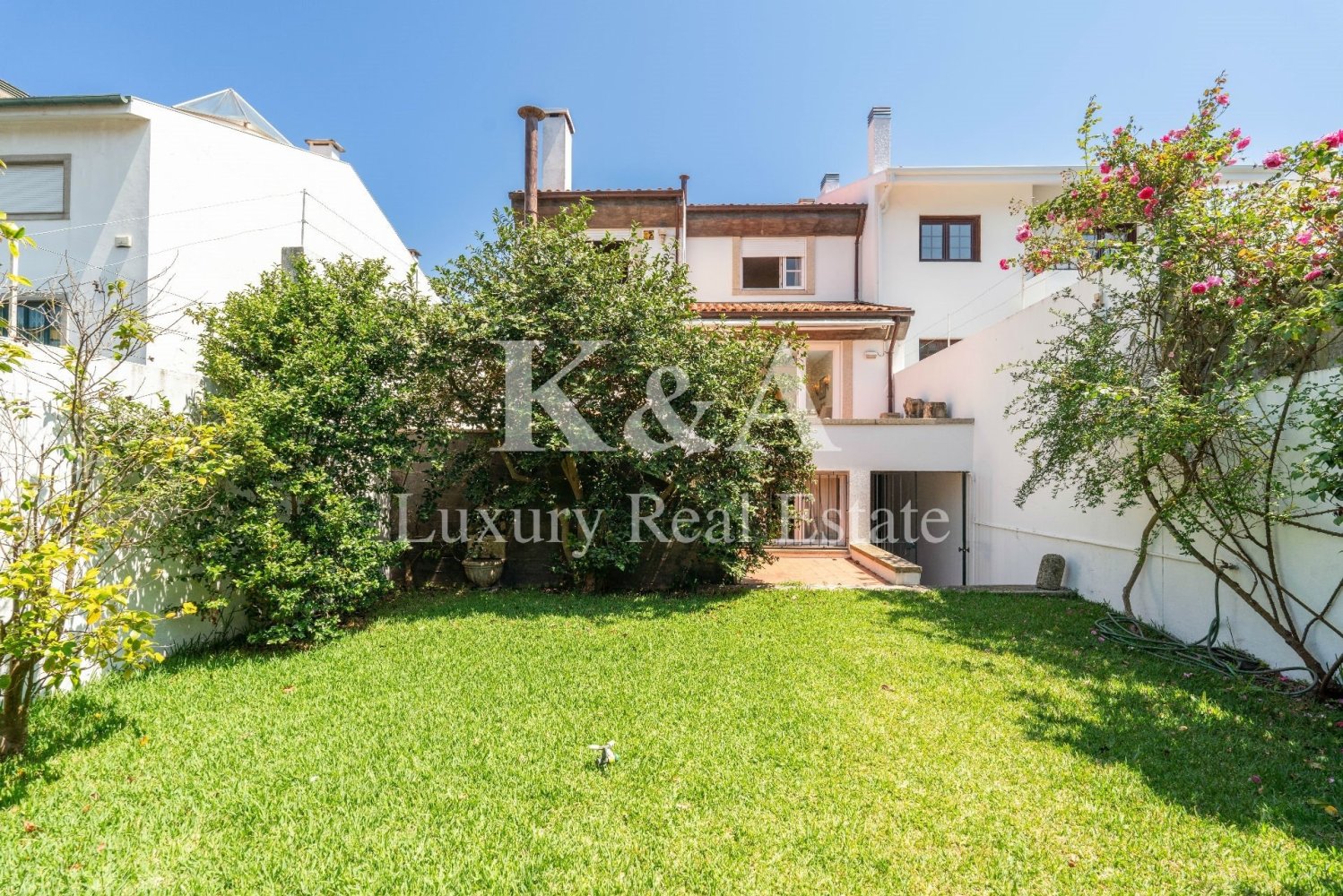 3 bedrooms House in Porto, Portugal No. 143808