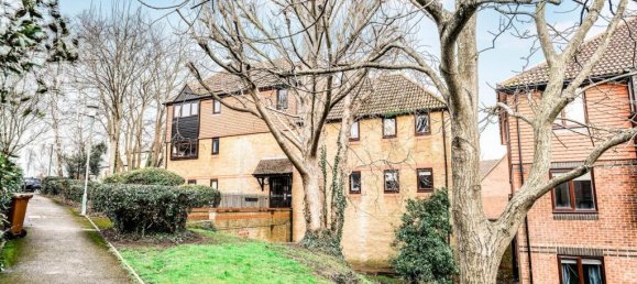 1 bedroom Apartment in Sutton, United Kingdom No. 2341 9