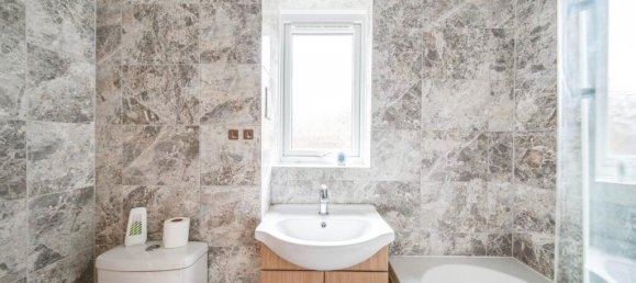 1 bedroom Apartment in Sutton, United Kingdom No. 2341 8